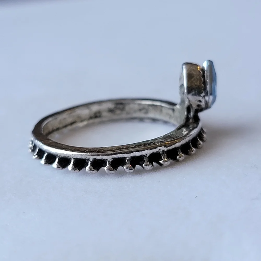 Blue Teardrop Rhinestone Dainty Silver Tone Crown Ring Size 5¾